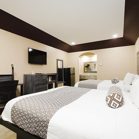Sapphire Inn & Suites Чаннелвью Экстерьер фото