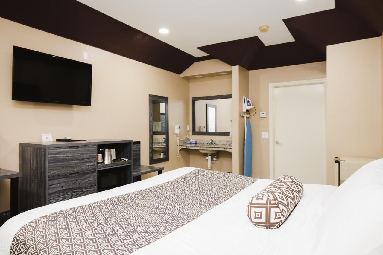 Sapphire Inn & Suites Чаннелвью Экстерьер фото
