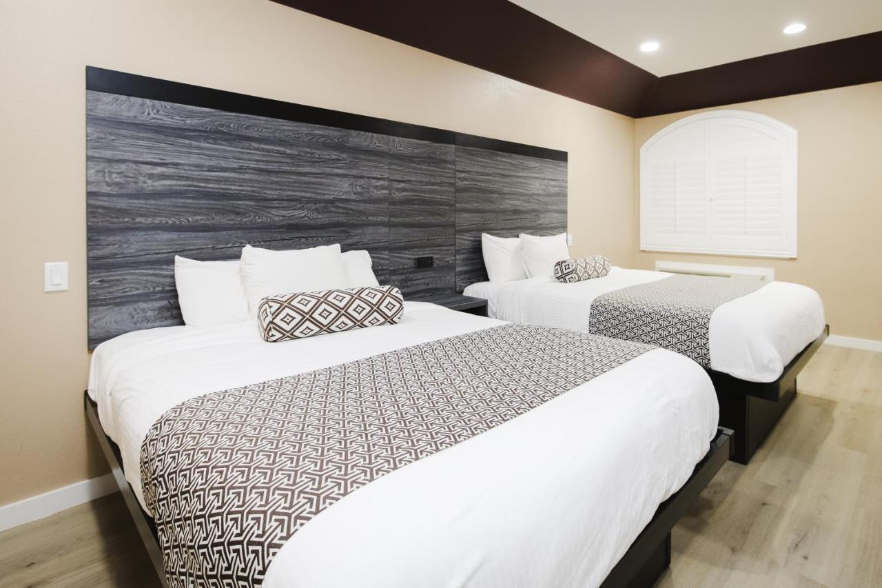 Sapphire Inn & Suites Чаннелвью Экстерьер фото