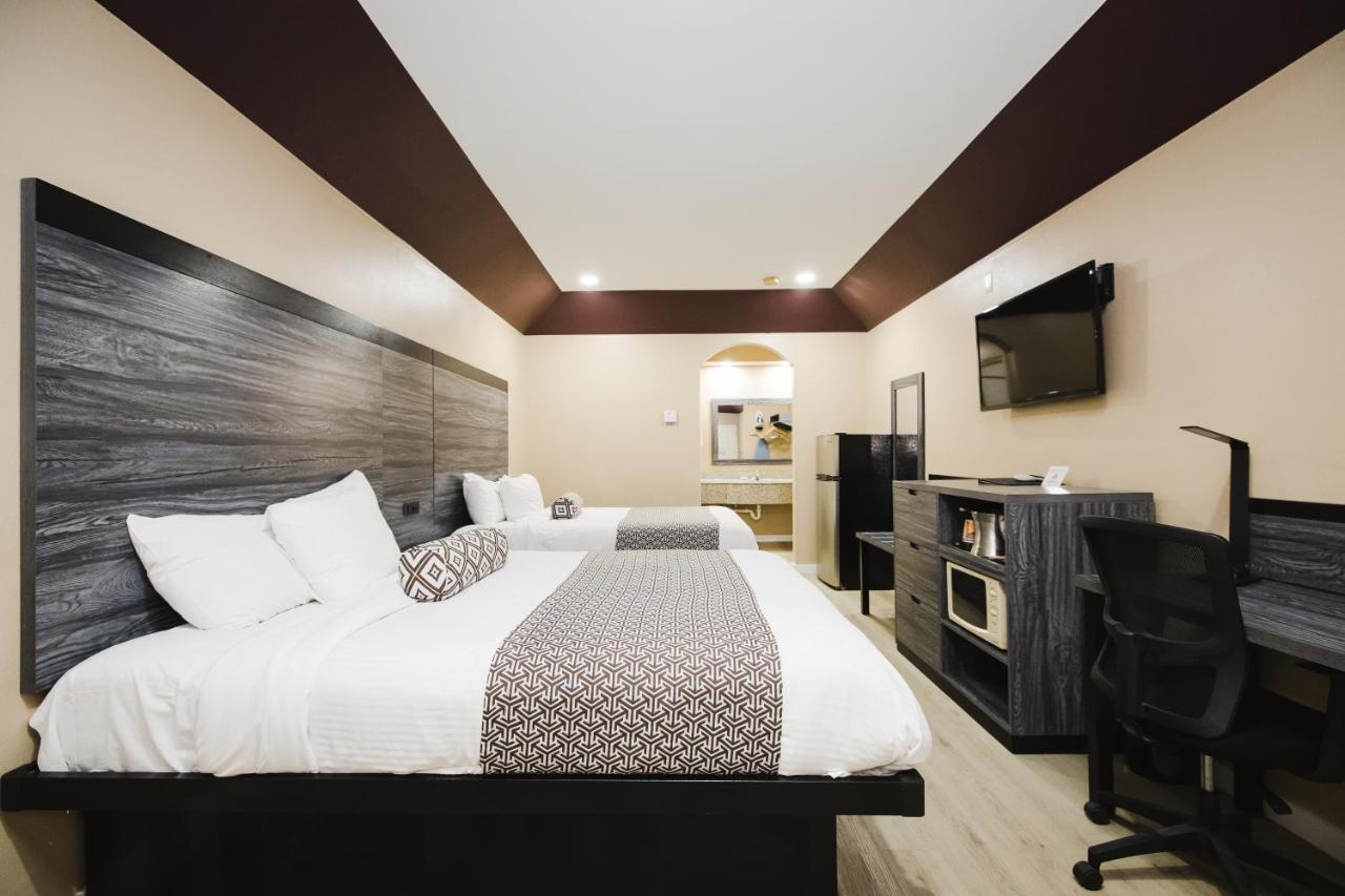 Sapphire Inn & Suites Чаннелвью Экстерьер фото