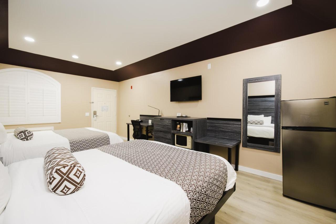 Sapphire Inn & Suites Чаннелвью Экстерьер фото