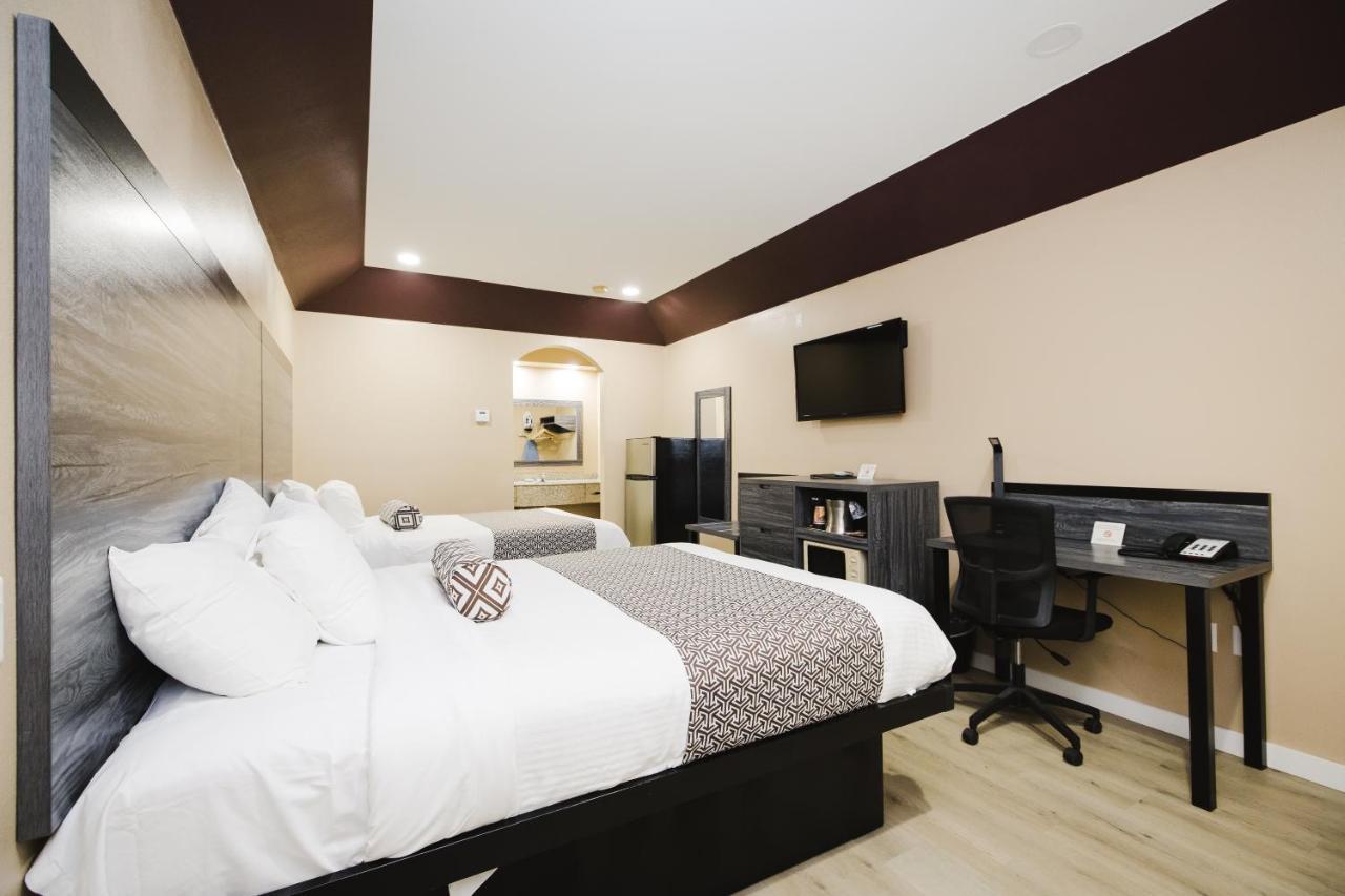 Sapphire Inn & Suites Чаннелвью Экстерьер фото