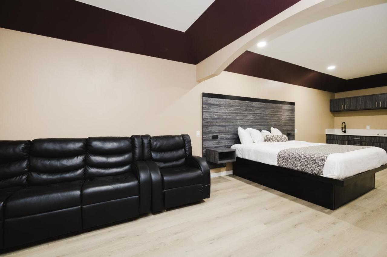 Sapphire Inn & Suites Чаннелвью Экстерьер фото