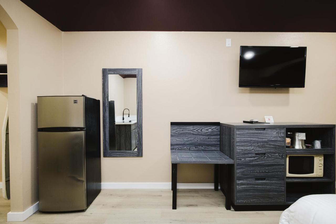 Sapphire Inn & Suites Чаннелвью Экстерьер фото