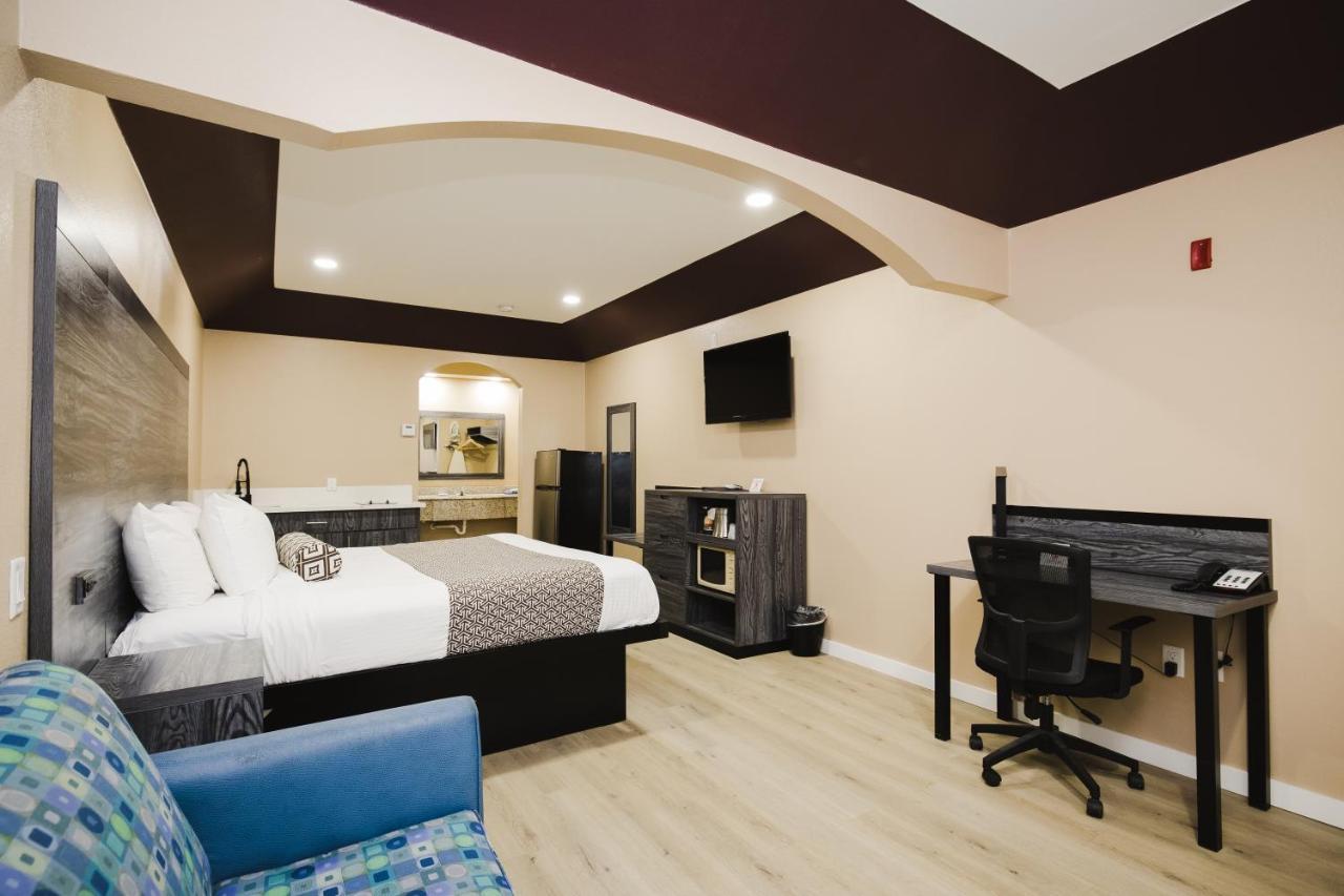 Sapphire Inn & Suites Чаннелвью Экстерьер фото