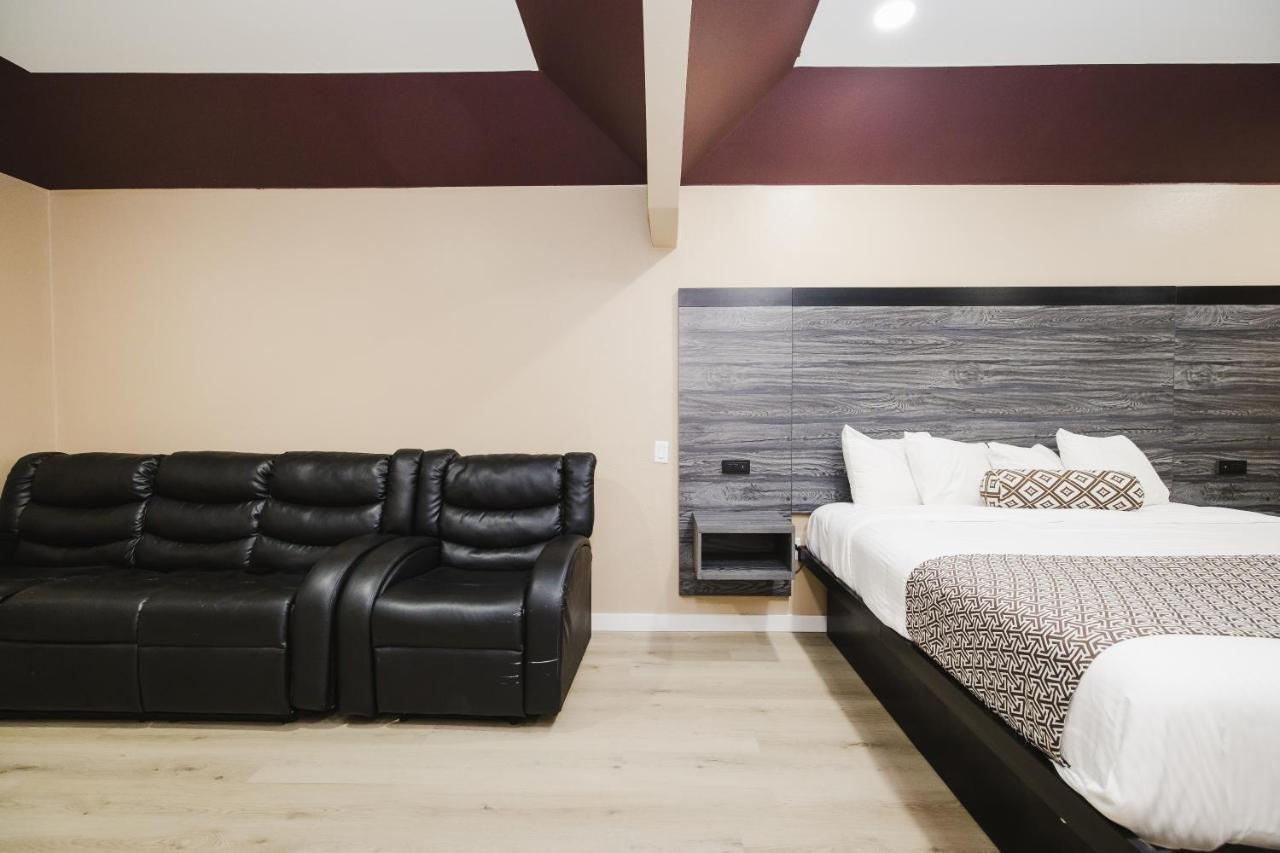Sapphire Inn & Suites Чаннелвью Экстерьер фото
