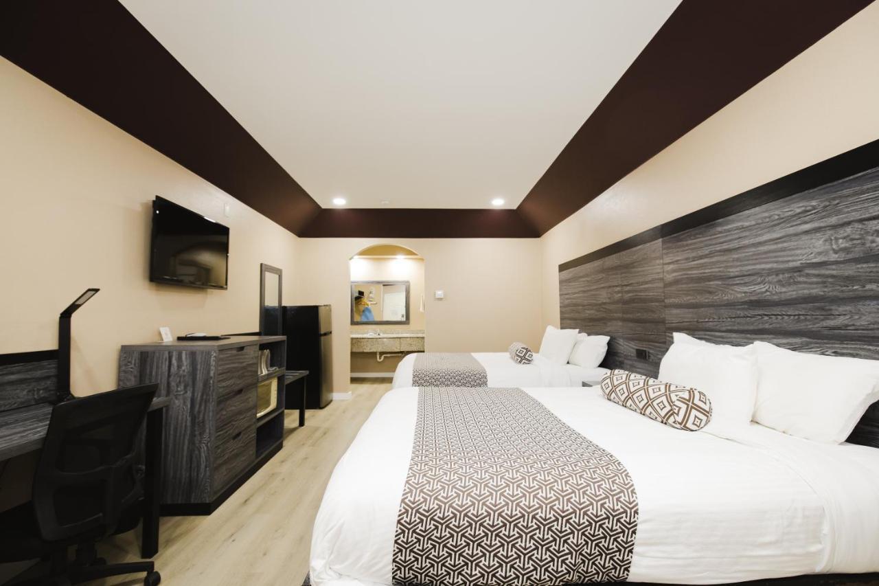 Sapphire Inn & Suites Чаннелвью Экстерьер фото