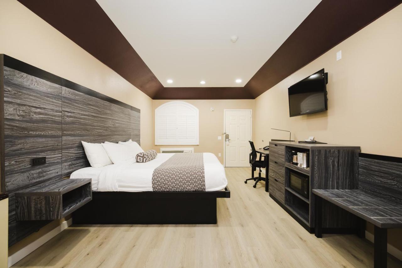 Sapphire Inn & Suites Чаннелвью Экстерьер фото