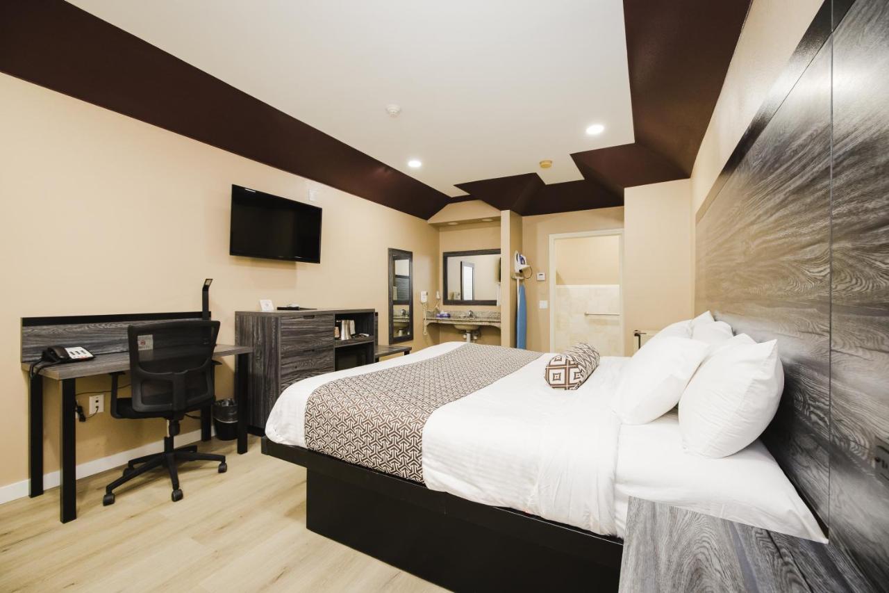 Sapphire Inn & Suites Чаннелвью Экстерьер фото