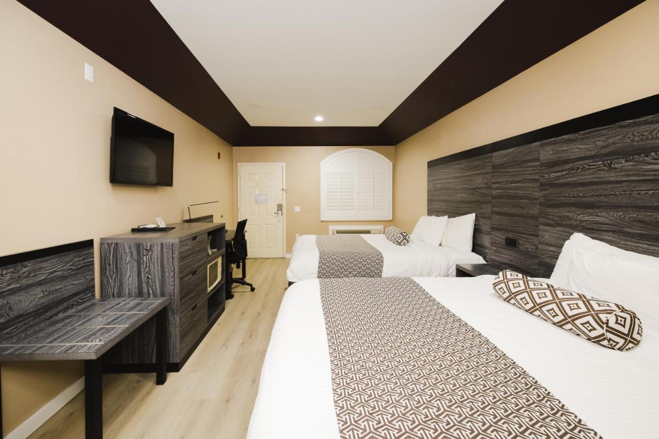 Sapphire Inn & Suites Чаннелвью Экстерьер фото
