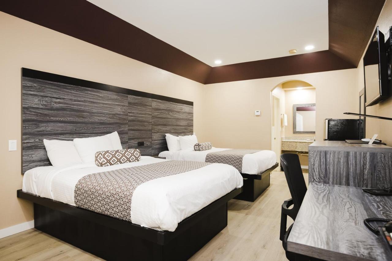 Sapphire Inn & Suites Чаннелвью Экстерьер фото